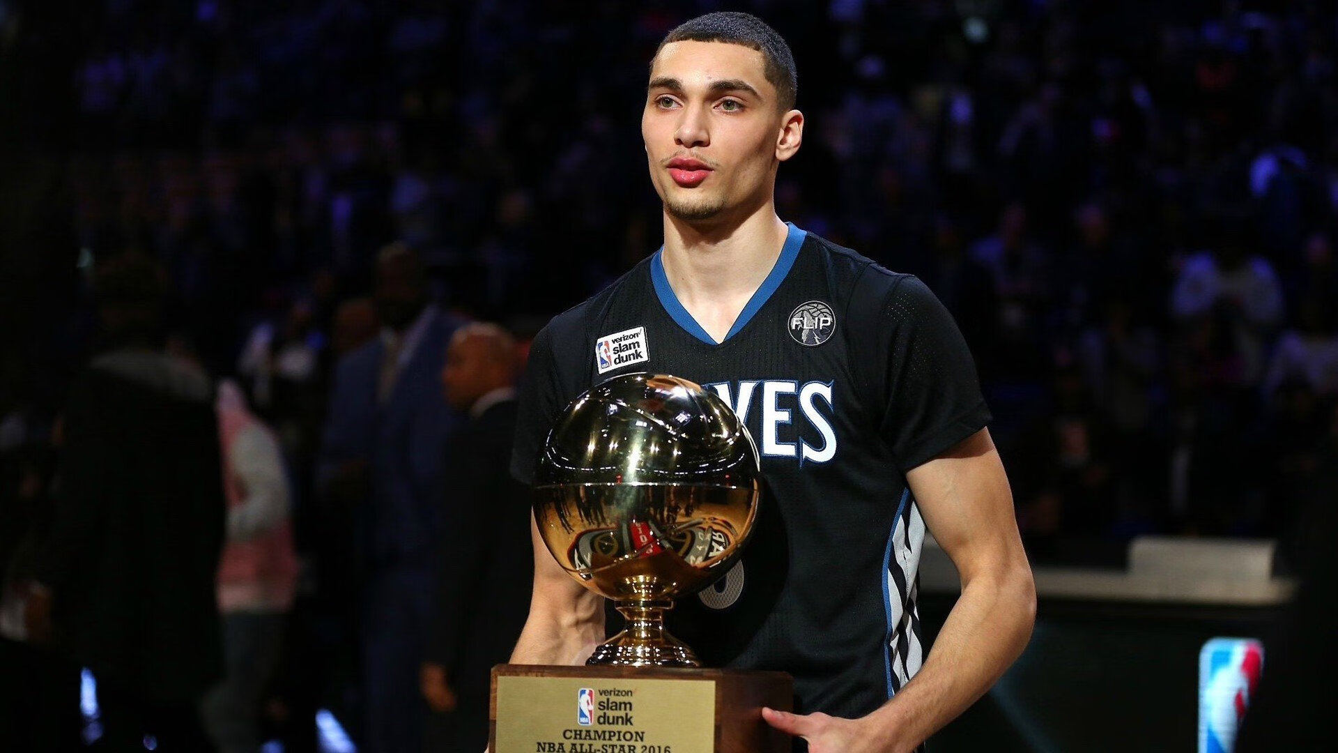 史上最“爆炸”的入球瞬间，点燃球迷激情，爆炸的篮球